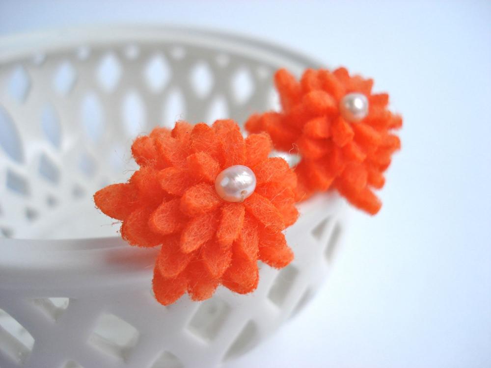 Orange Blossom. Felted Flower Earrings.